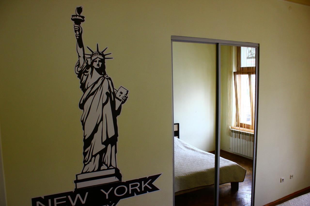 New York Hostel Lviv Exterior photo